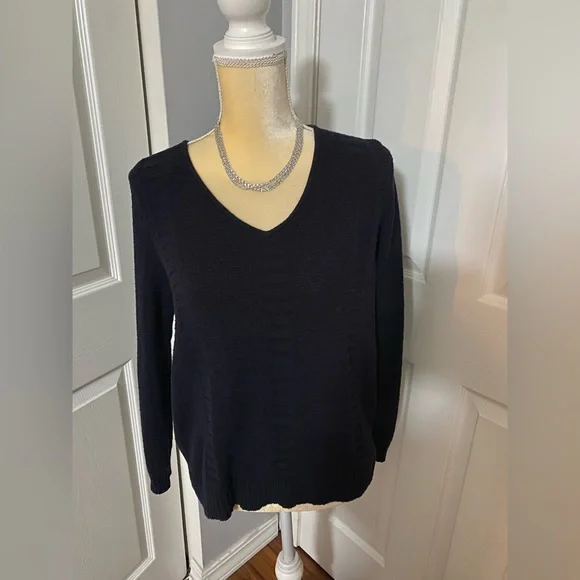 Navy Liz Claiborne Sweater - Picture 1 of 3
